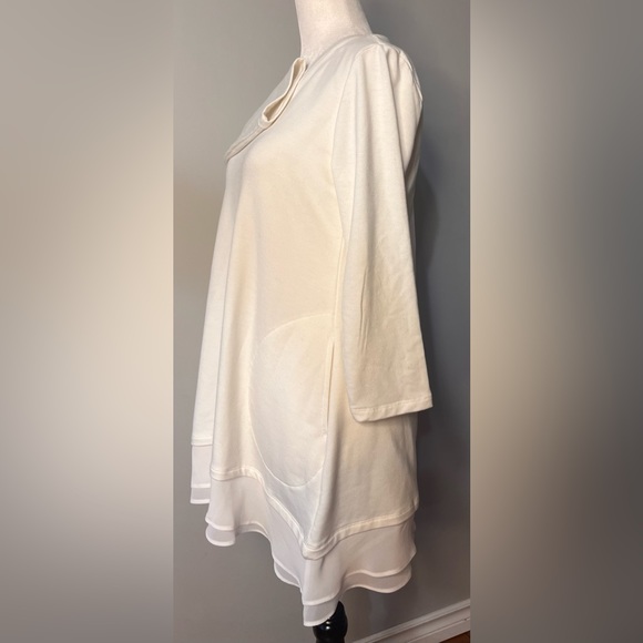 LOGO Womans Cream Colored Tunic for Beach, Bed or out on the Town!! - Picture 7 of 11